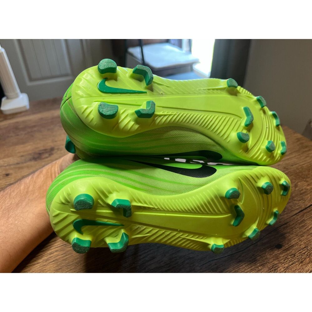 Nike Mercurial Superfly MDS Youth Soccer Cleats Size 2.5Y Green Volt